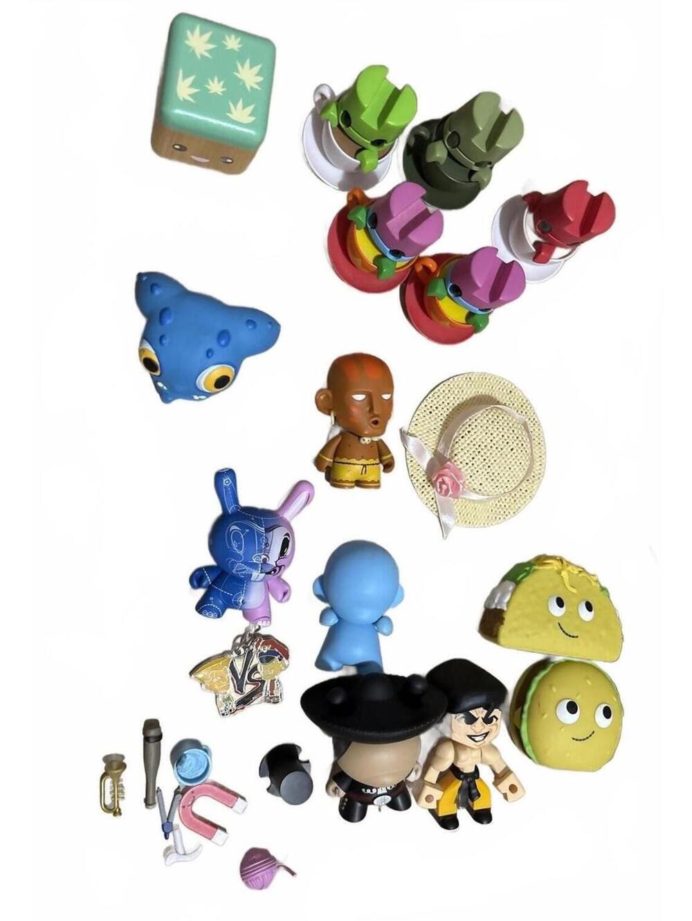 Designer Toy Lot Kidrobot Dunny Street Fighter Bruce Lee Lunartik Tea Fuggle